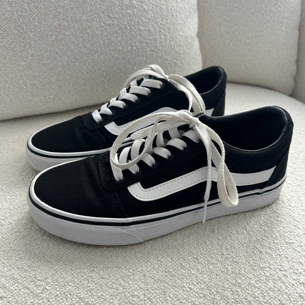 Black Vans Sneakers, Black and White, Size 7